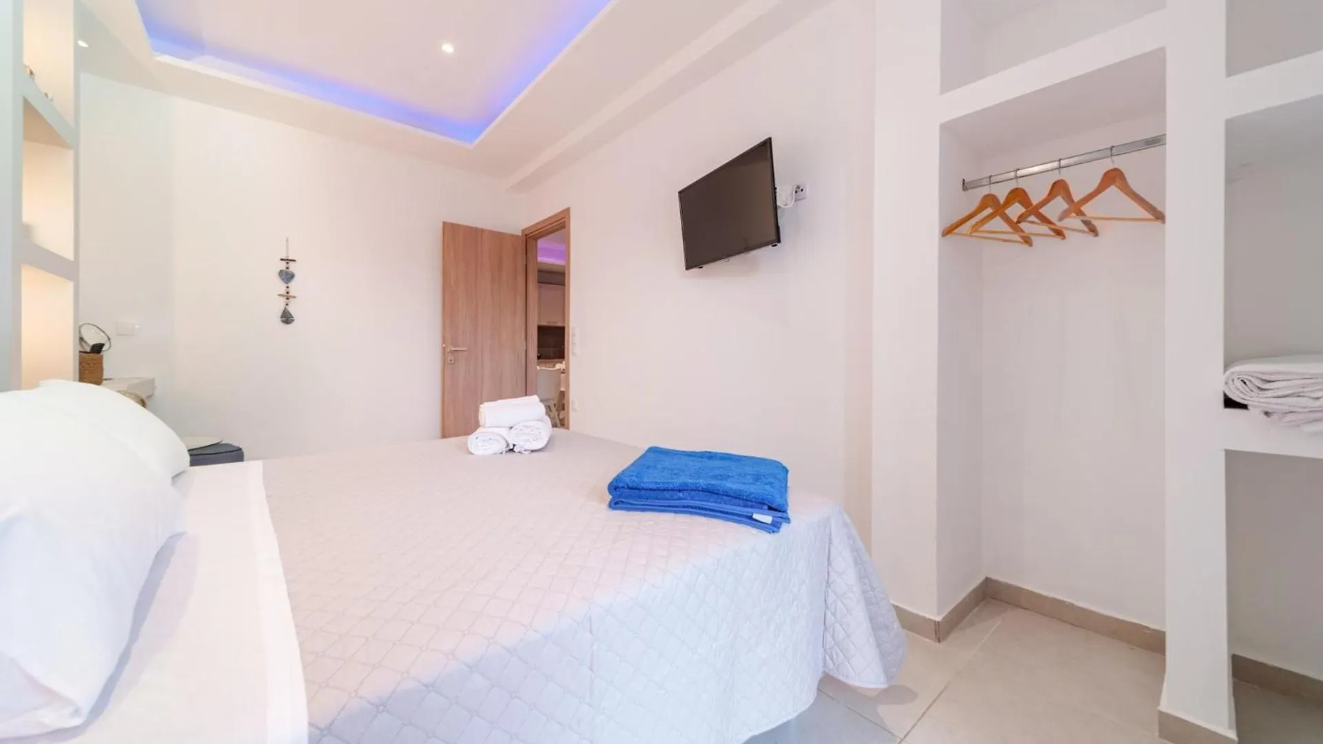 Iphigenia Apartments At Katelios